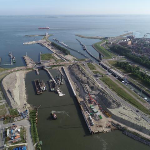 juni 2022 - sloop Middensluis en dienstenhaven